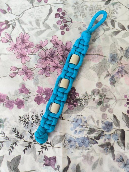 Charm anti tique bleu azure pour crinière 