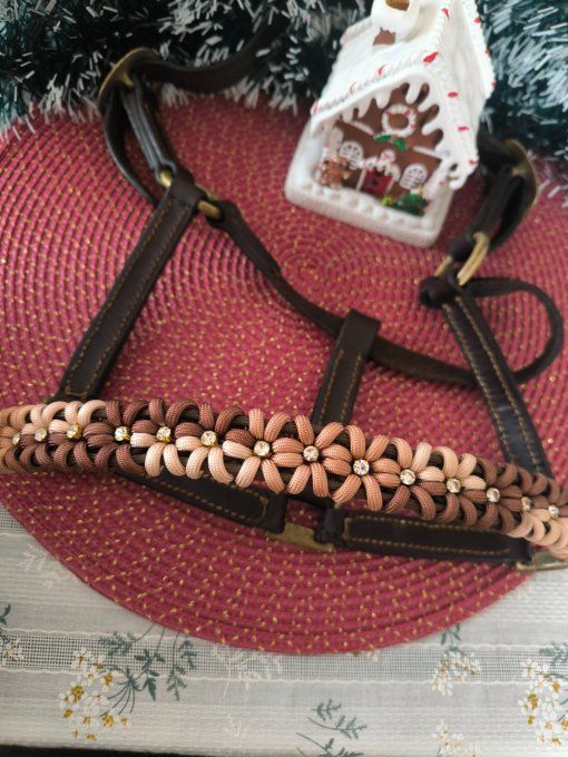 Muserolle fleurs sur licols plats 